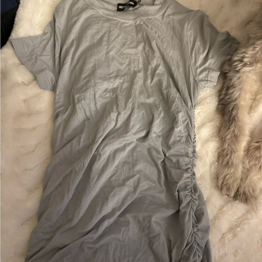 PrettyLittleThing Light Gray T-Shirt